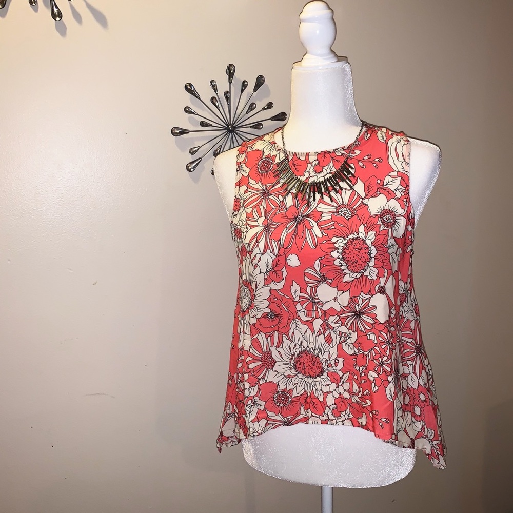 Crop tank gap XS NWT coral white